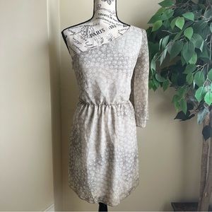 Guess One Shoulder Moroccan Print Elastic Waist Dress Beige Sz S